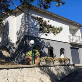 Attico Marsiglie, ξενοδοχείο σε Casal Fiumanese