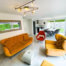 Cozy Escape House - 12 min to Zurich HB - Free Parking: Ober Urdorf şehrinde bir otel