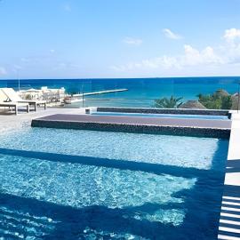 1 block from beach 2BR pool ocean view – hotel w mieście Playa del Carmen