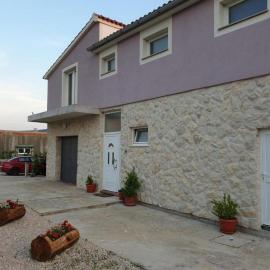 Home Lucić, hotel in Lozovac