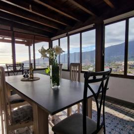 Ventana del Valle, hotel a Dos Pinos