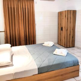 Eleni Apartments Sant George Beach, hotel en Agios Georgios