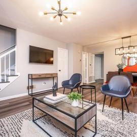 NEW ENTIRE PLACE COZY QUIET 2b2b TOWNHOUSE SP1277, hotel in Norcross