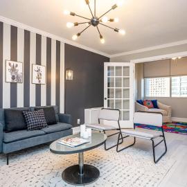 Downtown Atl Condo Onsite Parking King bed & bonus room LM1901、アトランタのホテル
