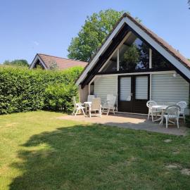 vrijstaande recreatiebungalow met slaapvide, Hotel in Posterholt