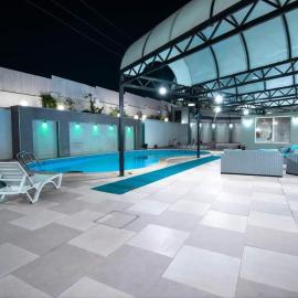 Gerasa Breeze resort, hotel a Rujm al Miḑmār