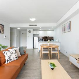 Aircabin - Rosebery - Lovely - 2 Beds Apt +Parking, hotelli kohteessa Sydney