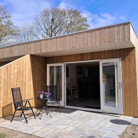 Strandhuisje EVA, dicht bij zee, hotelli kohteessa Callantsoog