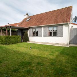 Holiday Home Zeewind 198 with parking by Interhome