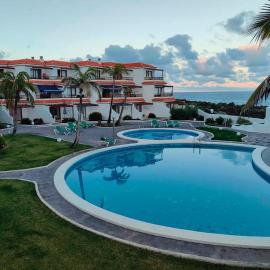 Apartamentos TAMARAGUA, מלון בברנייה באחה