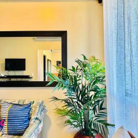 Amazing Sea View at Mactan Newtown، فندق في Punta Engaño