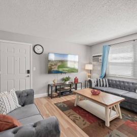 Tranquil 2BR Apt Mpls - 8075 Apt 2, hotel u gradu 'Minneapolis'