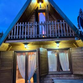 Woodland Cottage, hotel din Plav