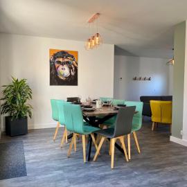 Gîte rénové au cœur du Vignoble Nantais, proche Hellfest, terrasse, jardin clos, parking, vélos à dispo - FR-1-306-1230, hotel en Clisson
