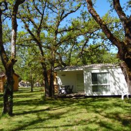 CAMPING LES PAILLOTES, hotel v destinácii Payrac