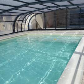 gite la bonnelle piscine spa, hotel en Grillon