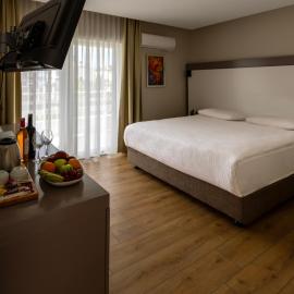 Mene City Hotel, готель в Анталії