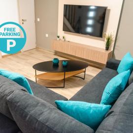 Elegant decorated house - Free Private Parking & Fibre Internet!
