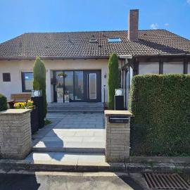 FeWoRebbe familienfreundliche grosse, ruhige und helle Wohnung