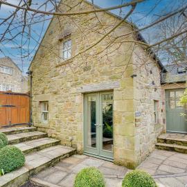 Garden Stable Cosy Stone Cottage with Parking
