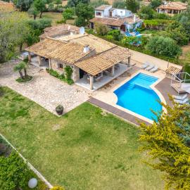 Villa Benvingut by Sealand Villas, hotel in El Port