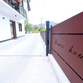 Pina's house, hotel Pianillóban