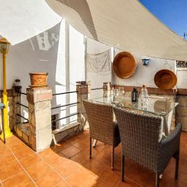 2 Bedroom Luxurious Home In Grazalema, hotel in Grazalema