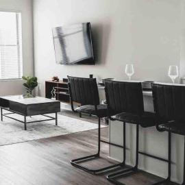 New Luxury Townhome, hotel u gradu Youngsville