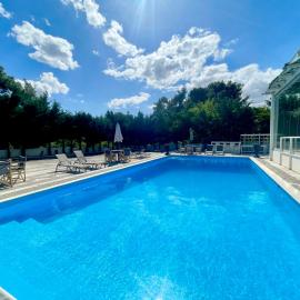 Ranch Ekru, Hotel in Ánoixis