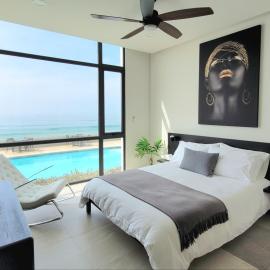 Luxury Beachfront Condo in Rosarito Pool & Jacuzzi, hotell i Rosarito