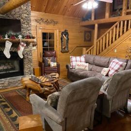 Beautiful 6 bdr cabin with hot tub in the Smokies!