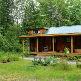 Moonlight Woods - Gardener's Log Cabin, hotel in Duxbury