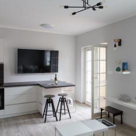 Modern stay in the heart of Bled by Pintar Apartments