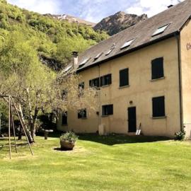 Appartement Chez Place à Estaing N°2