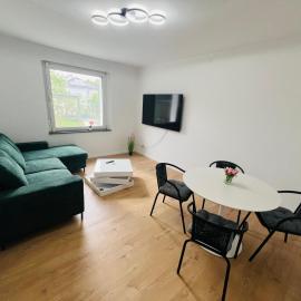 Entire House l 12 Beds l 8 Room l Floor-Heating l WiFi – hotel w mieście Lippstadt