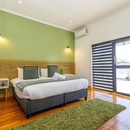 Zuri Place, hotel v destinaci East London