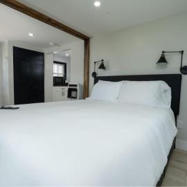 Cozy Cabin in a Rural setting-14, hotel di Peterborough
