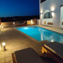 Daphne's Place - Private Villa with Pool in Naxos, hotel en Vívlos