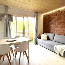 Centro con terraza blco by Prestigi: Terrassa'da bir otel