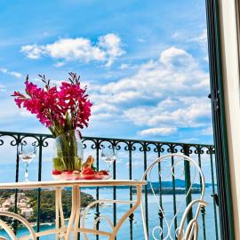 Dalmatian House, spacious stone terraces, balcony , views, hotel in Dubrovnik
