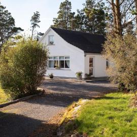 Carna Connemara Cottage – hotel w mieście Carna