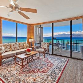 Best AC Beachfront Condo with Sandy beach, snorkel, Whale Watching, hotel v destinaci Kahana