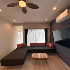 Orange House, hotel u gradu Hirara