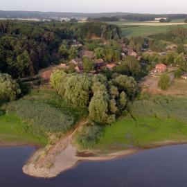 Kunst Ferienwohnung 200 Meter zum Elbesandstrand, hotel u gradu Neu Darchau