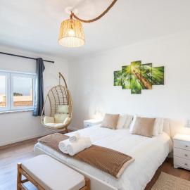 Tulip - SilverCoast Apartments, hotel in Atouguia da Baleia