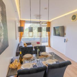 CT-GOLD Penthouse Bodensdorf Amatera privater Seezugang Hallenbad, Skiarena Gerlitzen, hotel a Bodensdorf