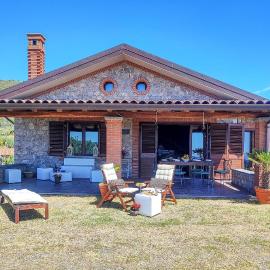 Villa Aura