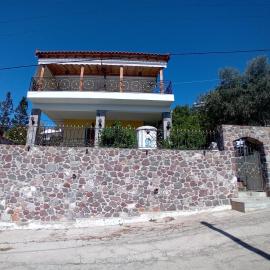 Αίγινα εξοχική κατοικία, hotel i Aegenitissa
