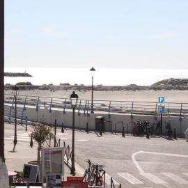 Bel appart front de mer proche centre, climatisation, hotel in Saintes-Maries-de-la-Mer