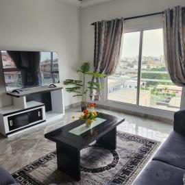 Magnifique appartement haut standing à Kotto, calme, propre, securise avec groupe electrogene et wifi，杜阿拉的飯店